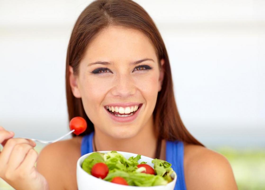 چگونه با تغذیه، پوستی زیباتر و شاداب تر داشته باشیم؟